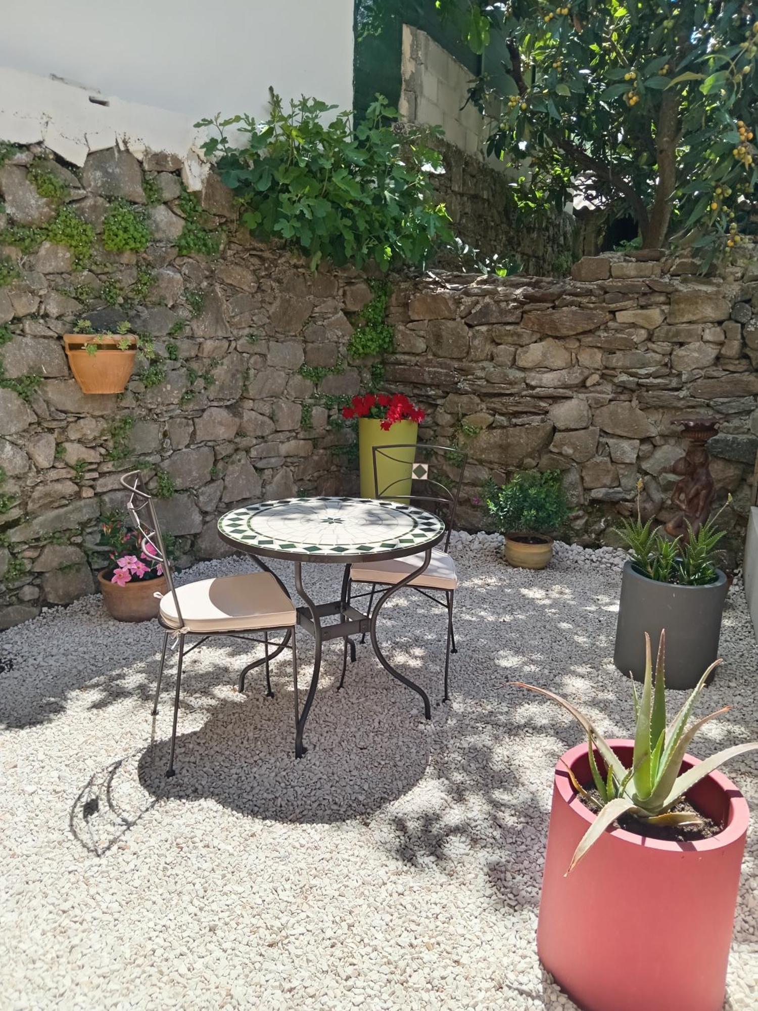 Studio En Rez De Jardin Collobrières Chambre photo